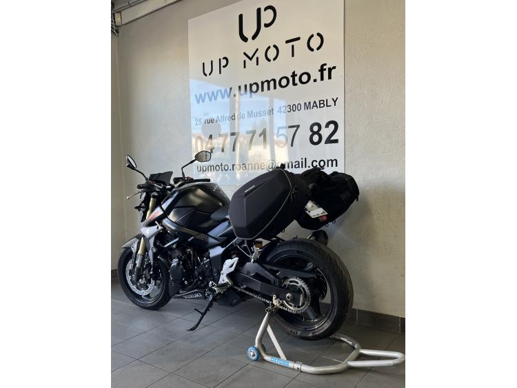 SUZUKI GSR 750 AVEC REVISION DES 24000 KM FAITE